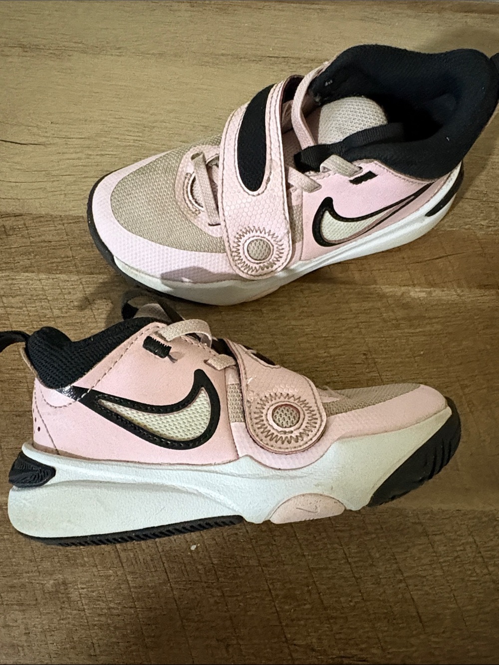 Nike team Hustle D11 kids shoes size 10.5C